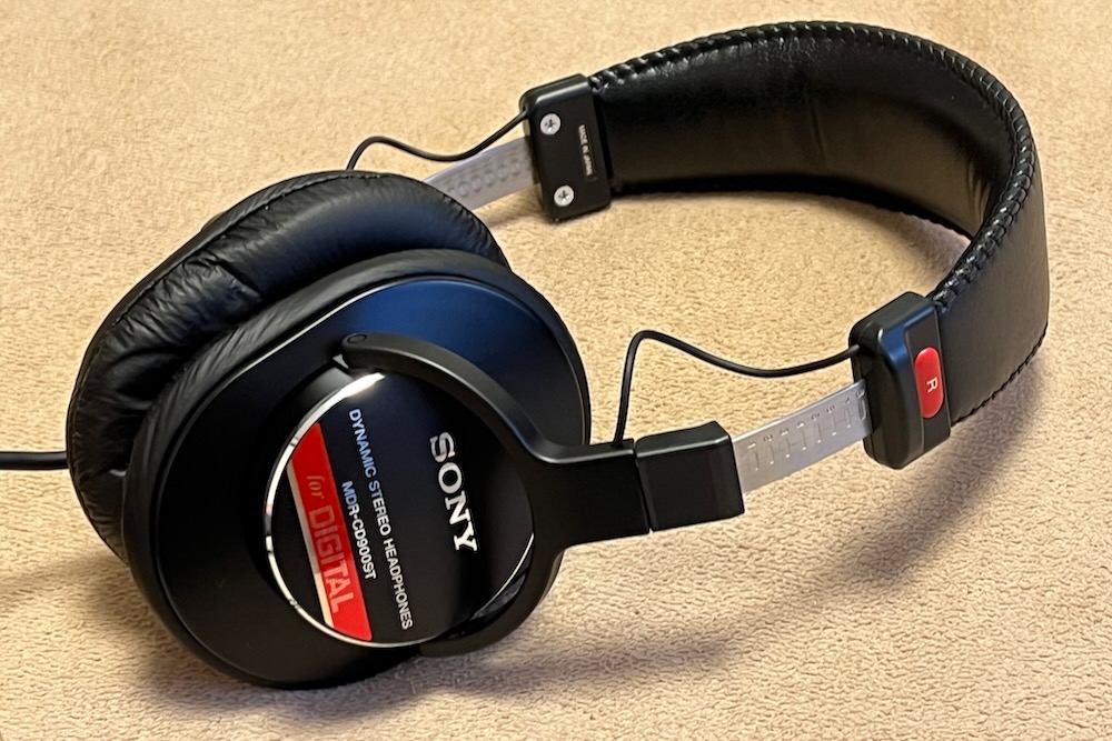 オーディオ機器 ヘッドフォン SONY MDR-CD900STレビュー・音楽製作者の思いに最も近づけるモニター 