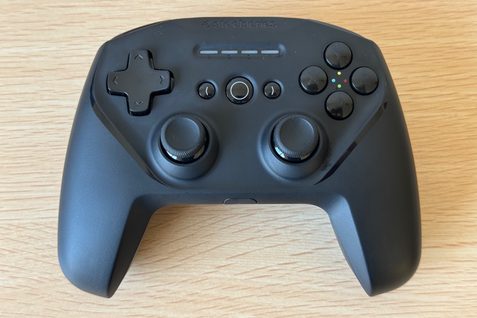 SteelSeries PC ゲーミング コントローラー ‎STRATUS+ Amazon.com: SteelSeries Stratus+ Bluetooth Gaming controller