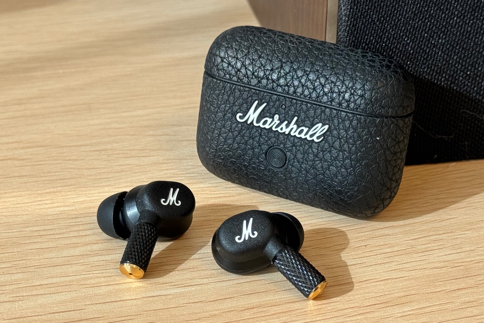 marshall motif ii anc airpods pro 2 比較